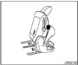 The 3rd row can be accessed from outside the vehicle by using the seatback release lever located on the 2nd row seatback. If a child safety seat is installed on the passengers side of the 2nd row seat, the 3rd row can be accessed without removing the child safety seat.